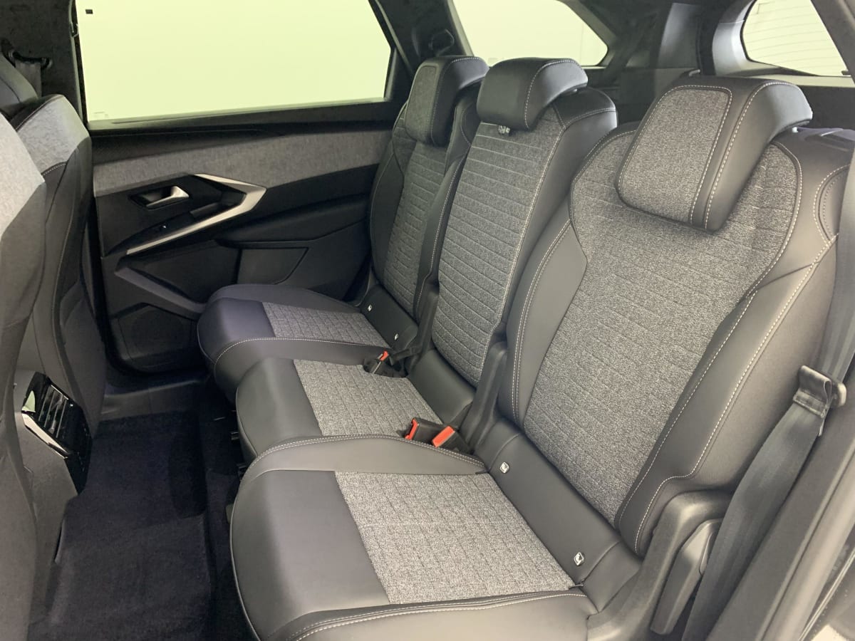 PEUGEOT 5008 Hybrid 145 e-DCS6 Allure