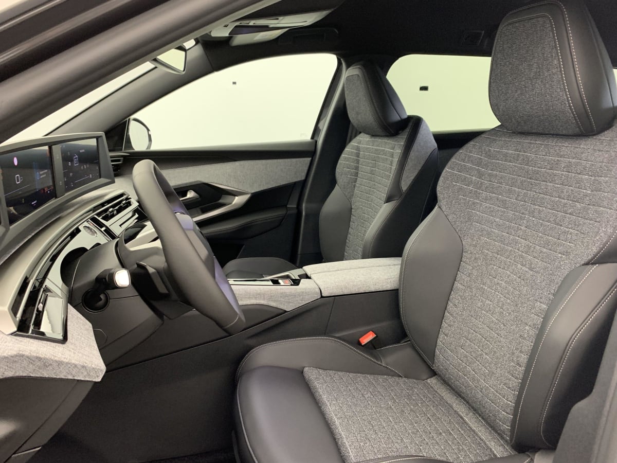 PEUGEOT 5008 Hybrid 145 e-DCS6 Allure
