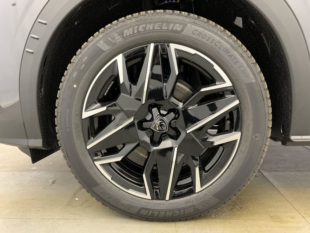 PEUGEOT 5008 Hybrid 145 e-DCS6 Allure