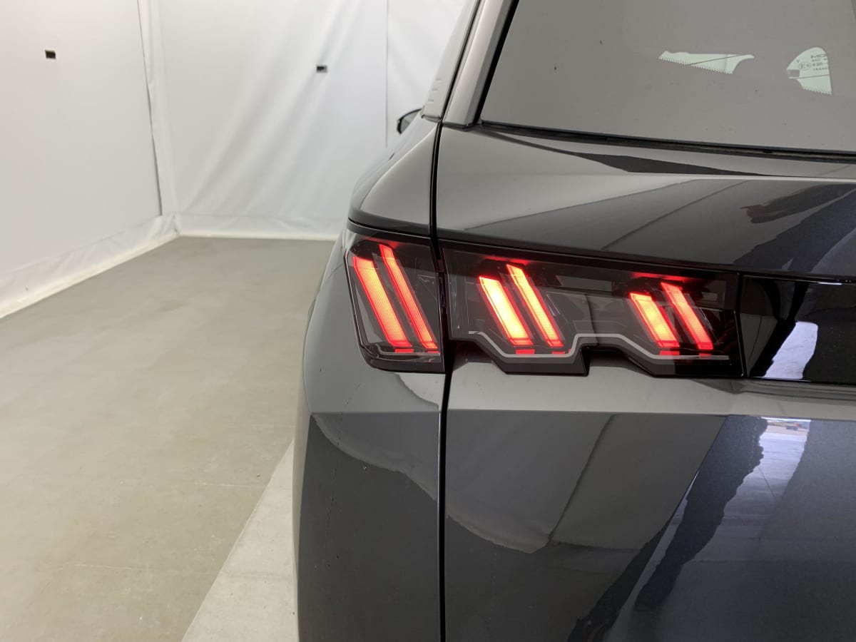 PEUGEOT 5008 Hybrid 145 e-DCS6 Allure
