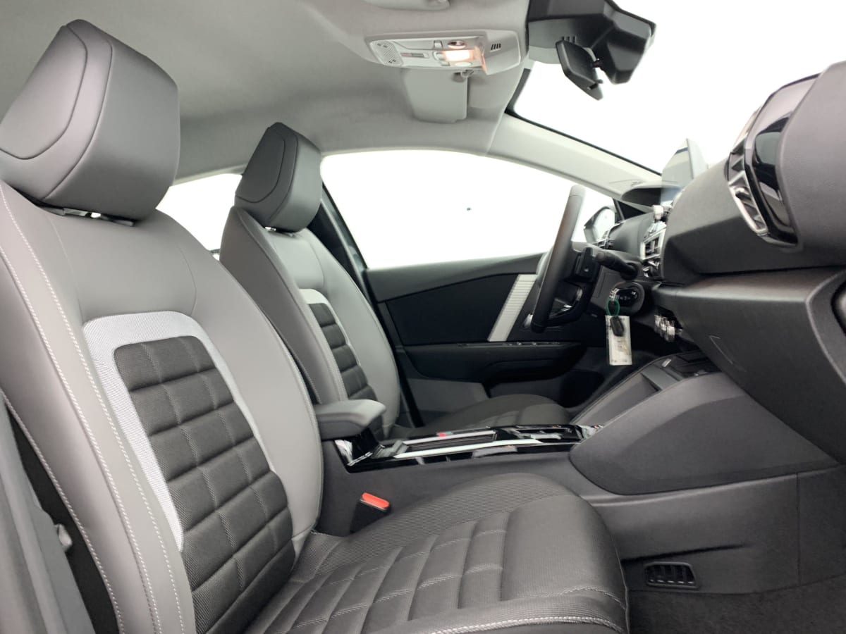 CITROEN C4  HYBRIDE 136 E-DCS6 PLUS