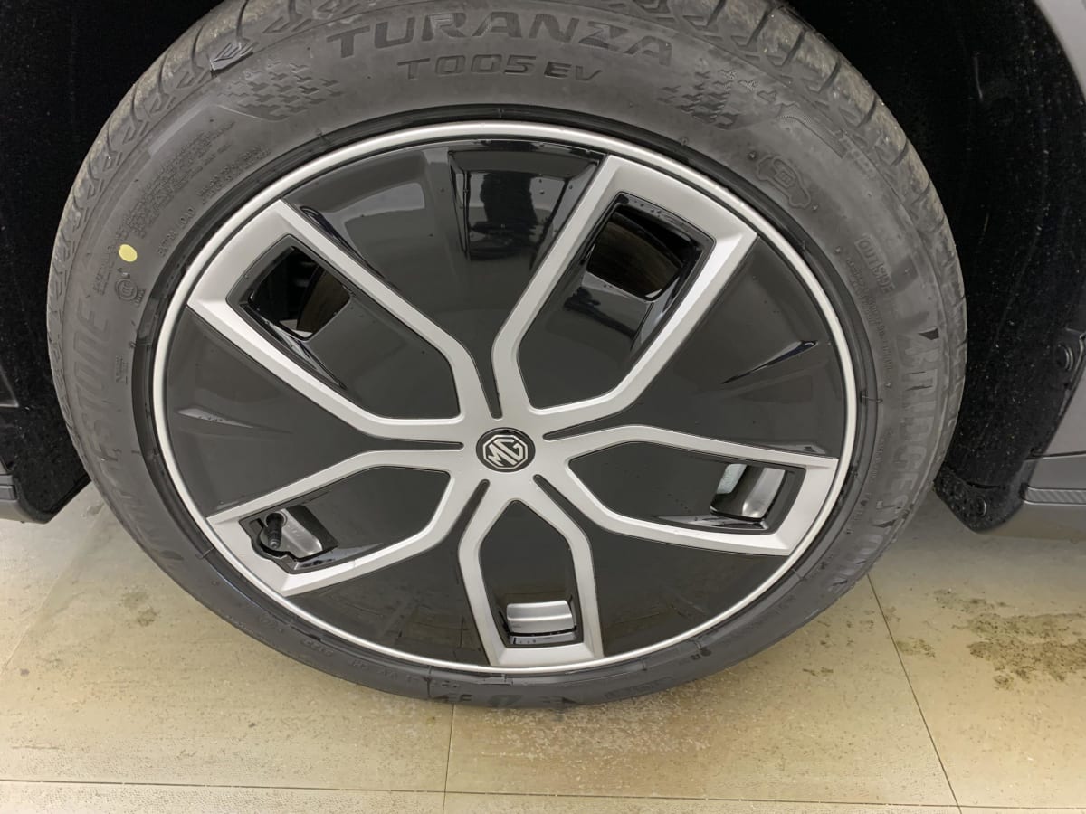 MG MG4 ELECTRIC 77KWH - 180 KW 2WD LUXURY