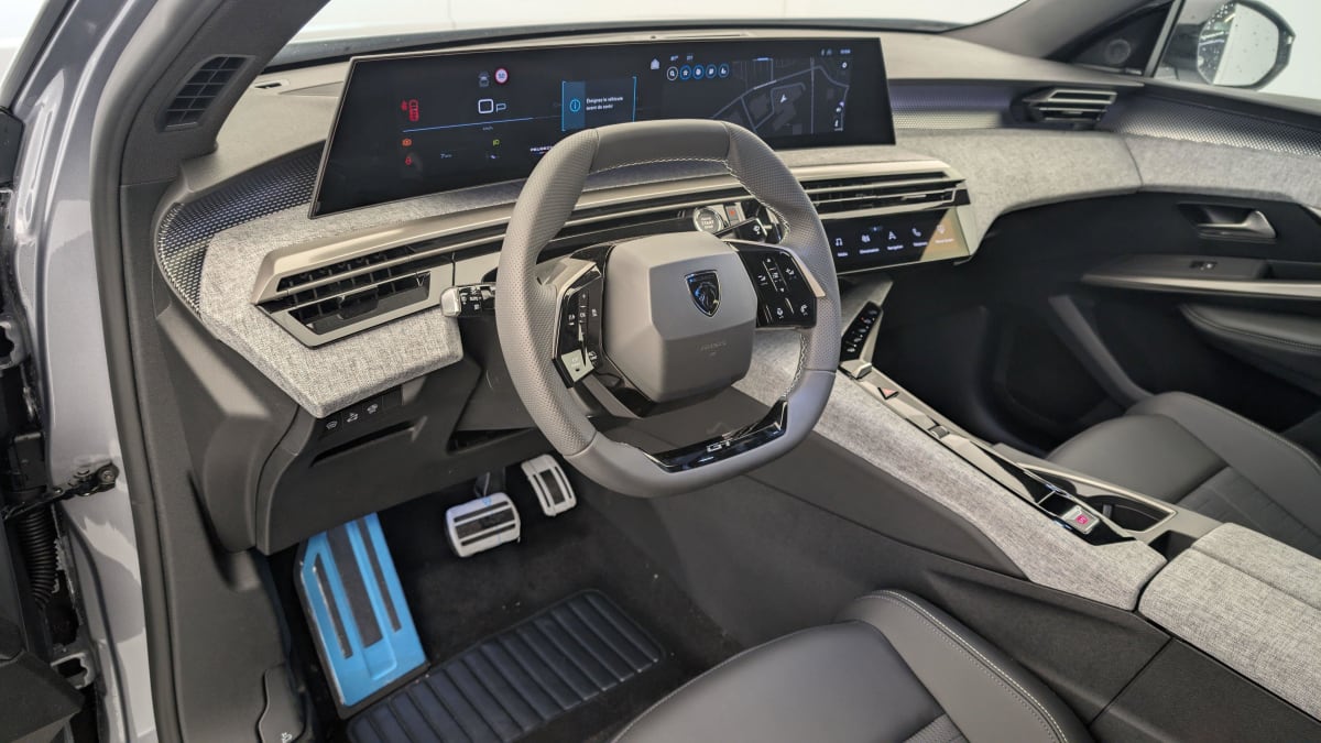 PEUGEOT 3008 Hybrid 145 e-DCS6 GT