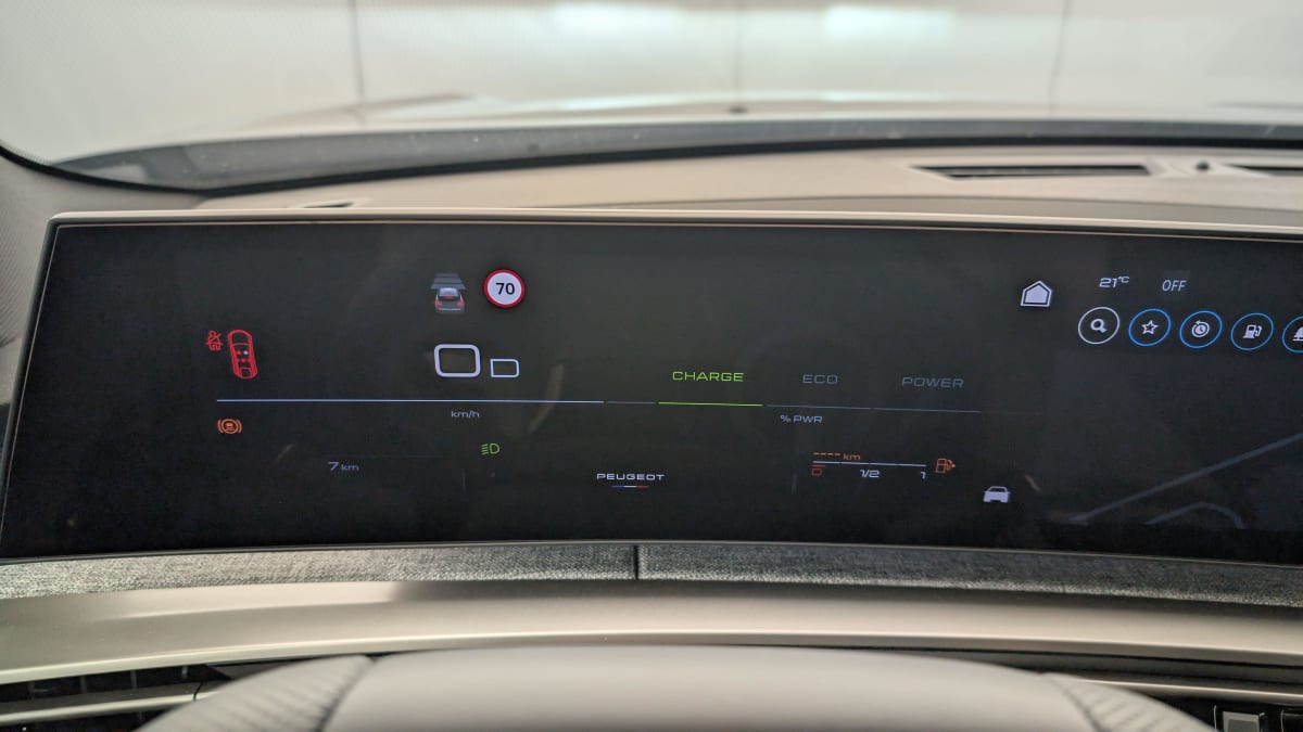PEUGEOT 3008 Hybrid 145 e-DCS6 GT