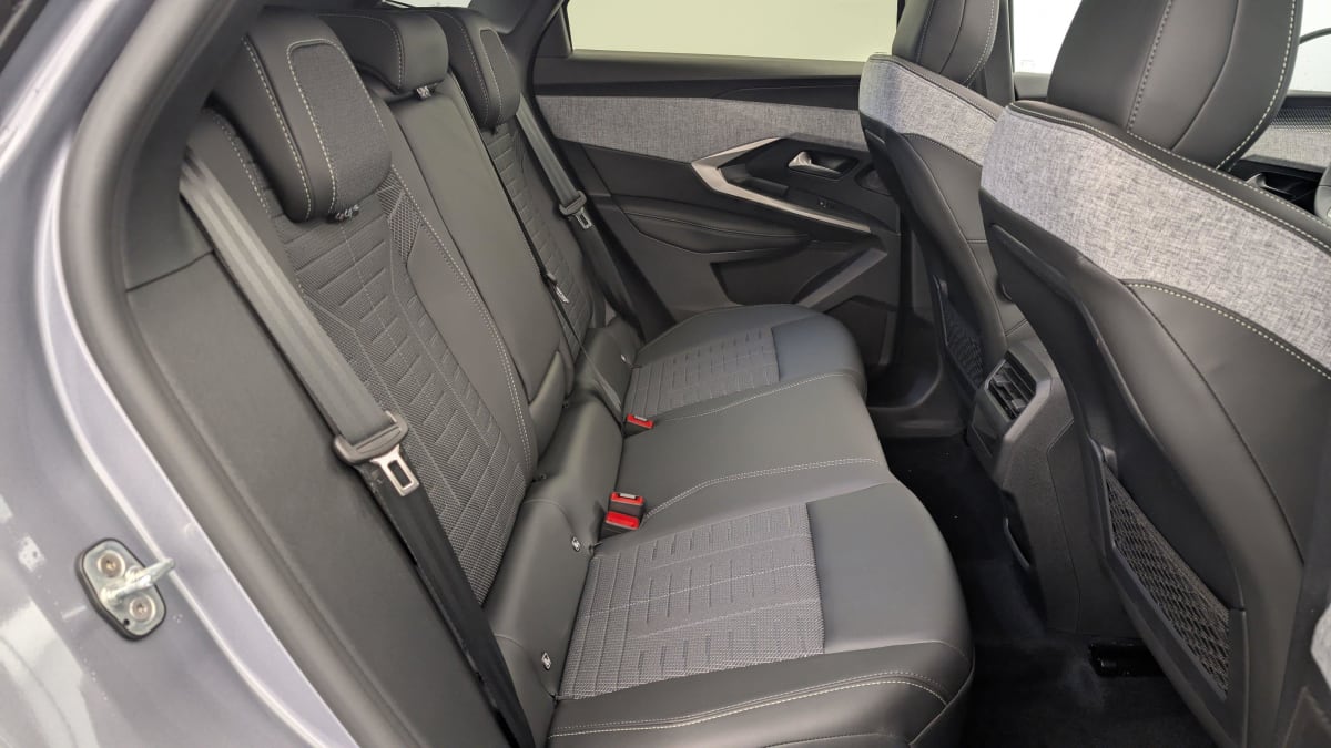 PEUGEOT 3008 Hybrid 145 e-DCS6 GT