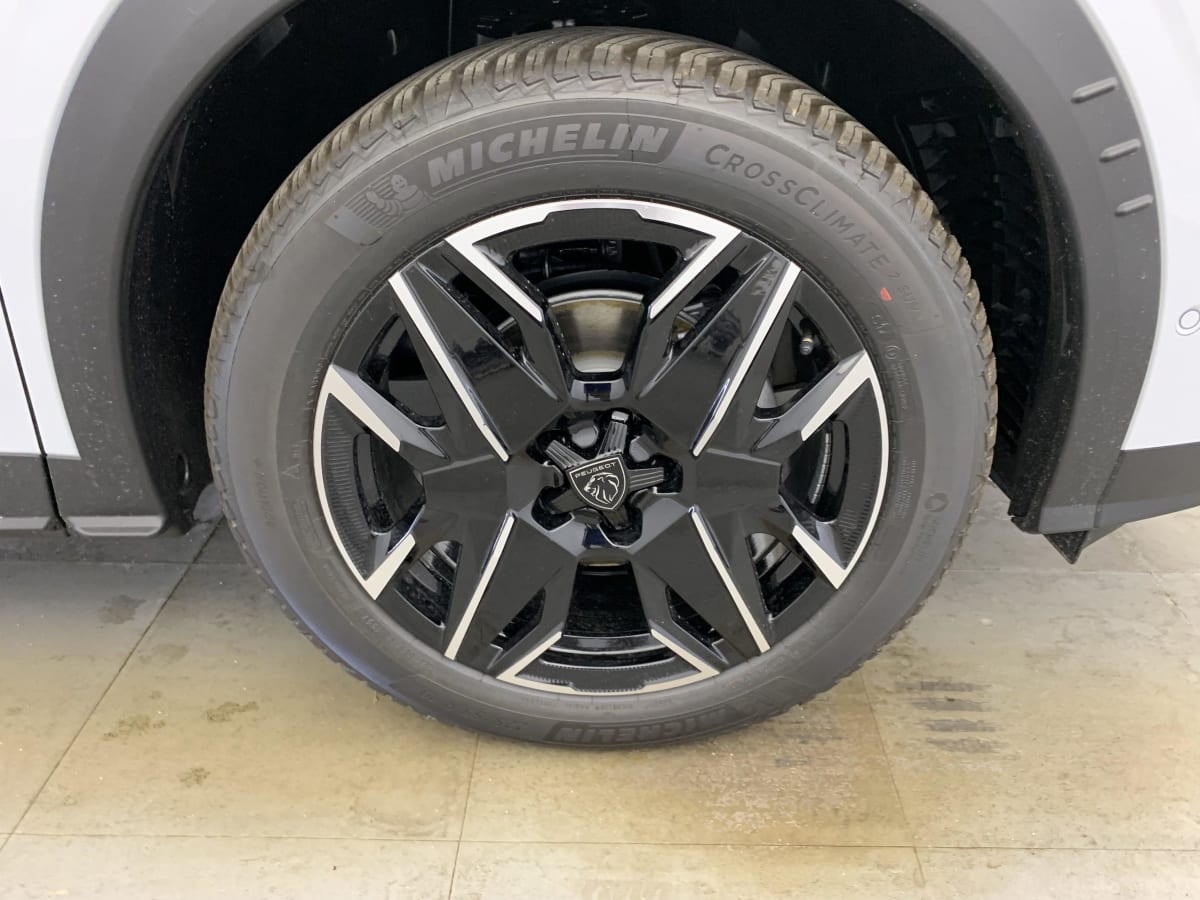 PEUGEOT 3008 Hybrid 145 e-DCS6 GT