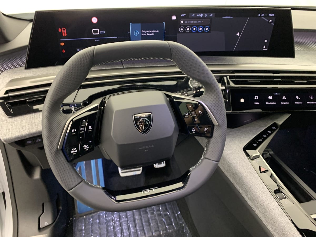 PEUGEOT 3008 Hybrid 145 e-DCS6 GT