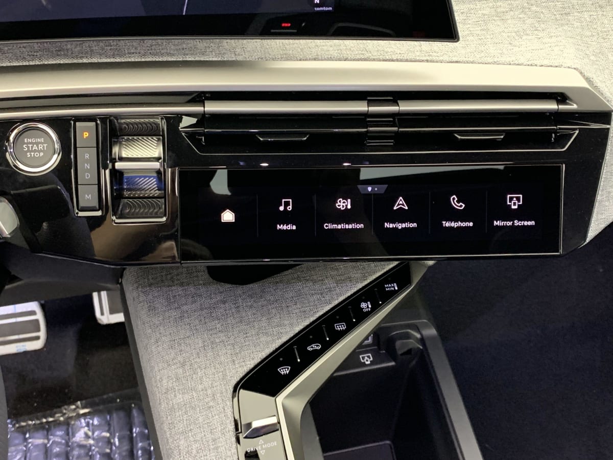 PEUGEOT 3008 Hybrid 145 e-DCS6 GT