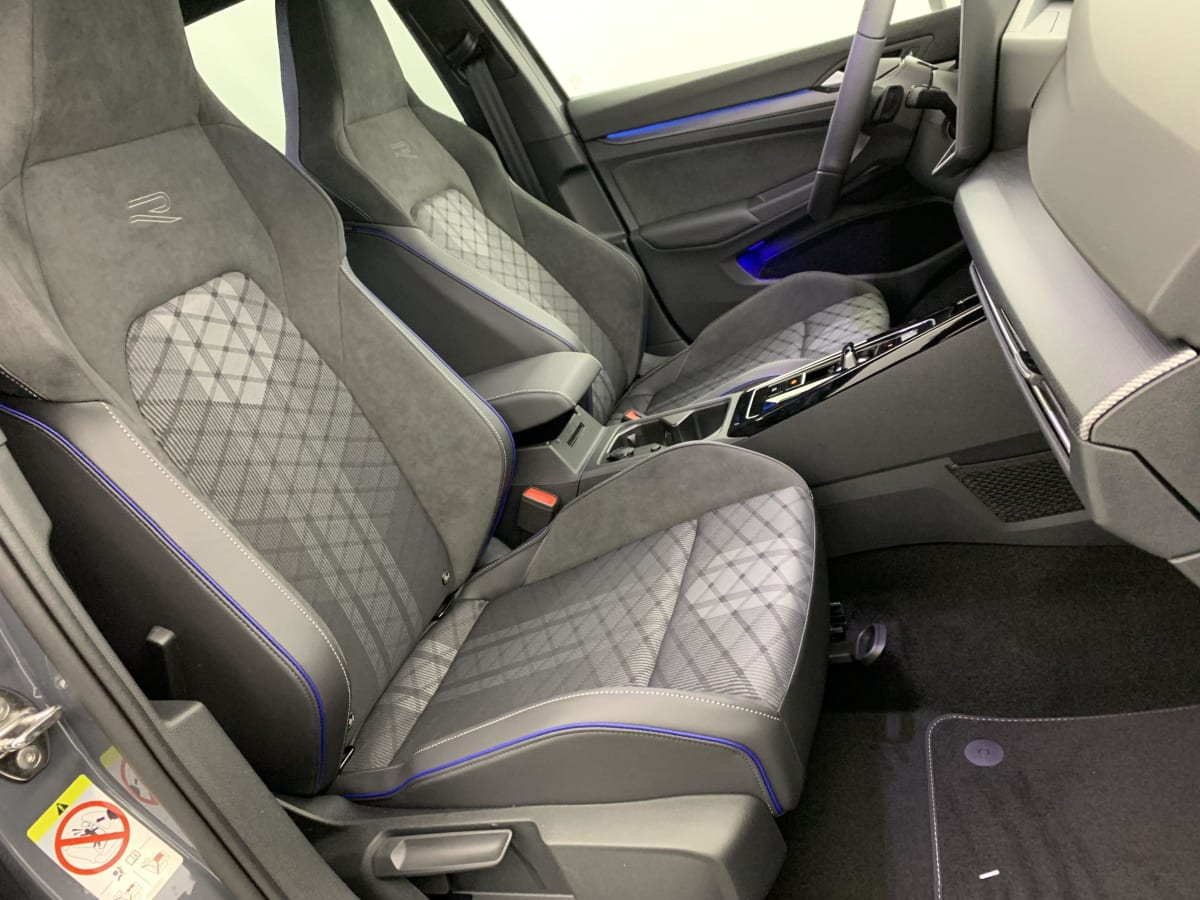 VOLKSWAGEN GOLF 8 2.0 TDI 150 DSG7 R-LINE + Pack Hiver