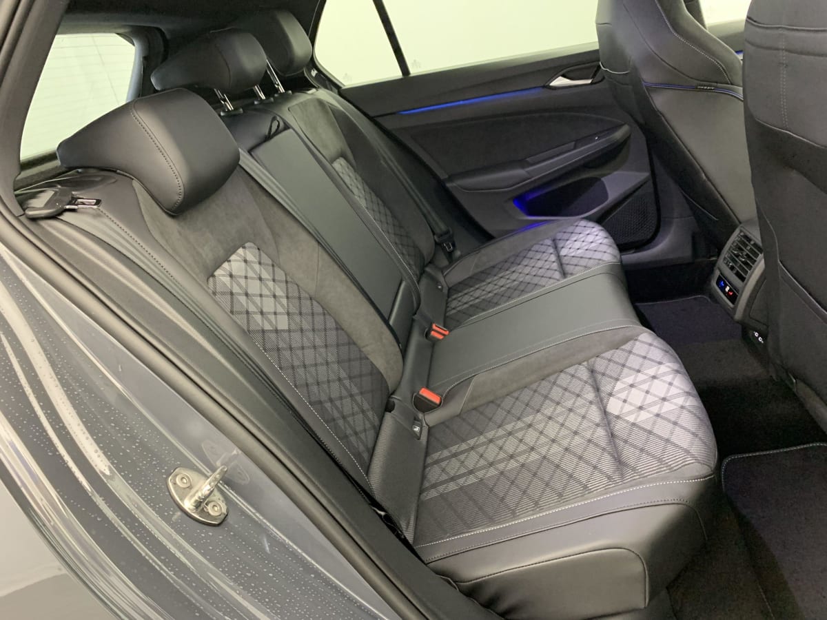 VOLKSWAGEN GOLF 8 2.0 TDI 150 DSG7 R-LINE + Pack Hiver