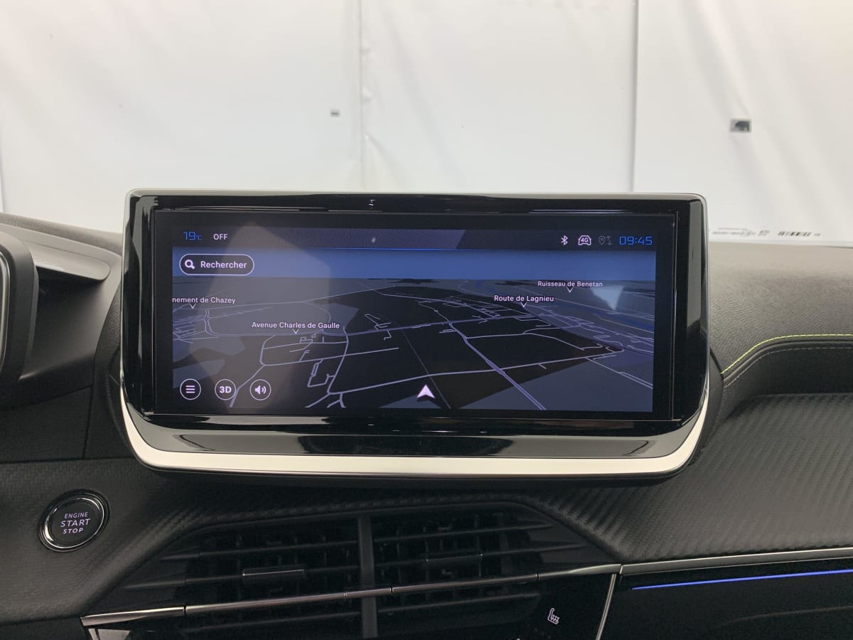PEUGEOT 2008 Hybrid 145 e-DCS6 GT