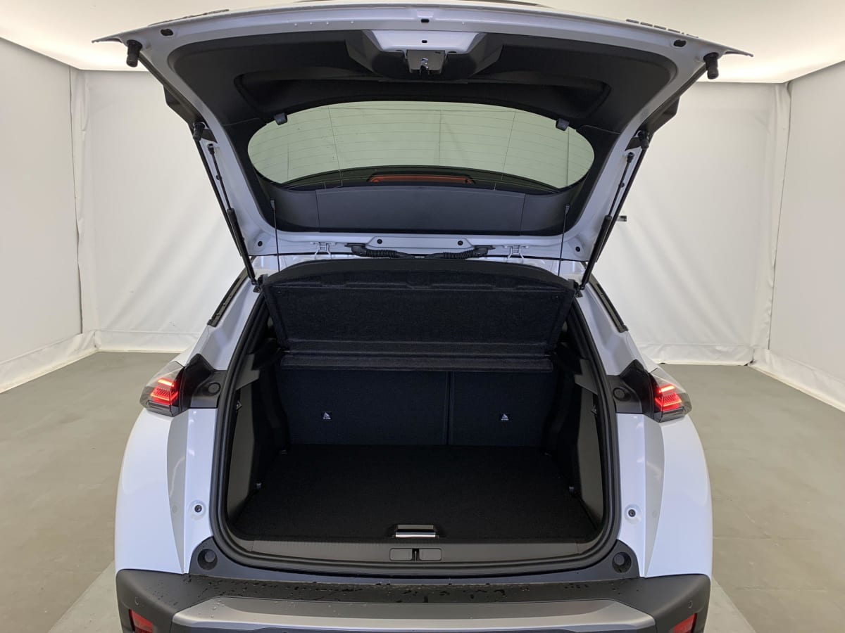 PEUGEOT 2008 Hybrid 145 e-DCS6 GT