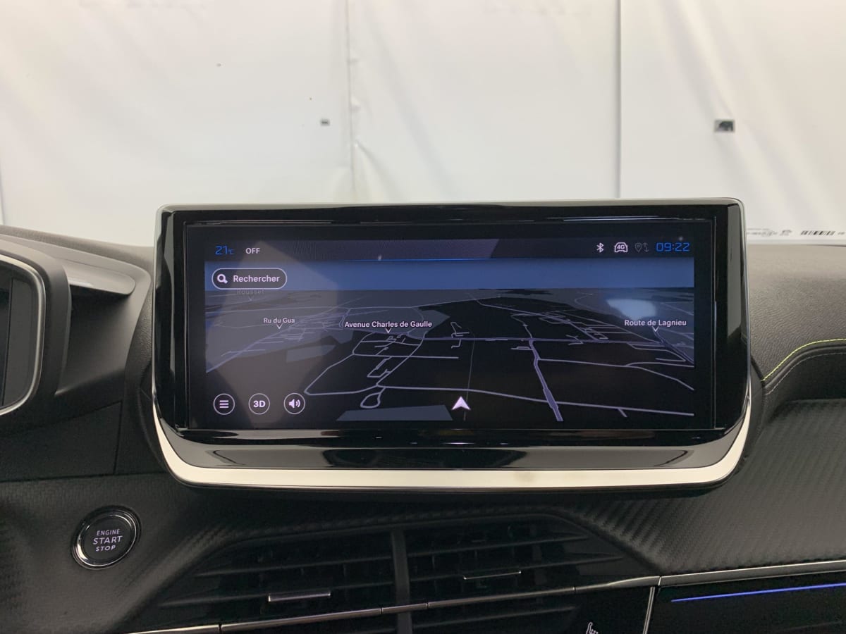 PEUGEOT 2008 Hybrid 145 e-DCS6 GT