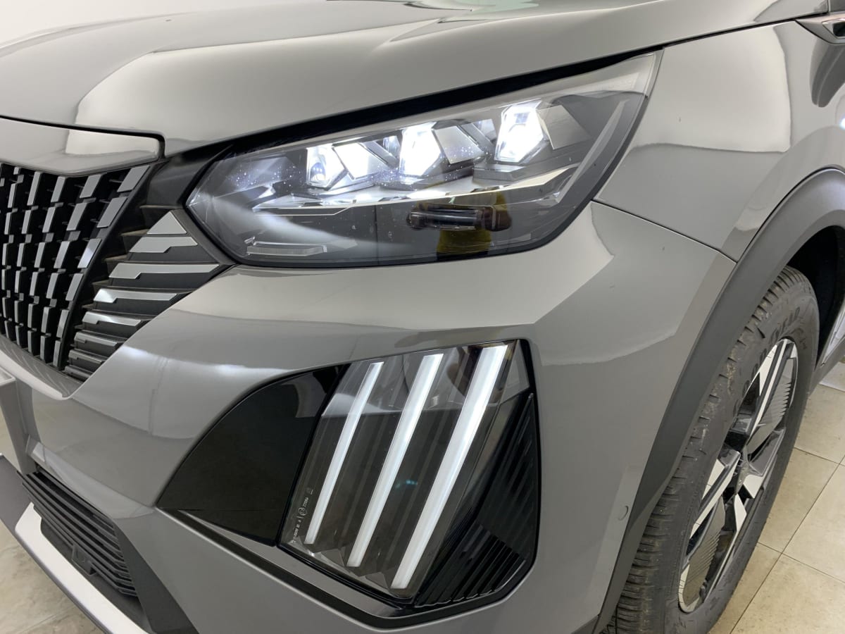 PEUGEOT 2008 Hybrid 145 e-DCS6 GT