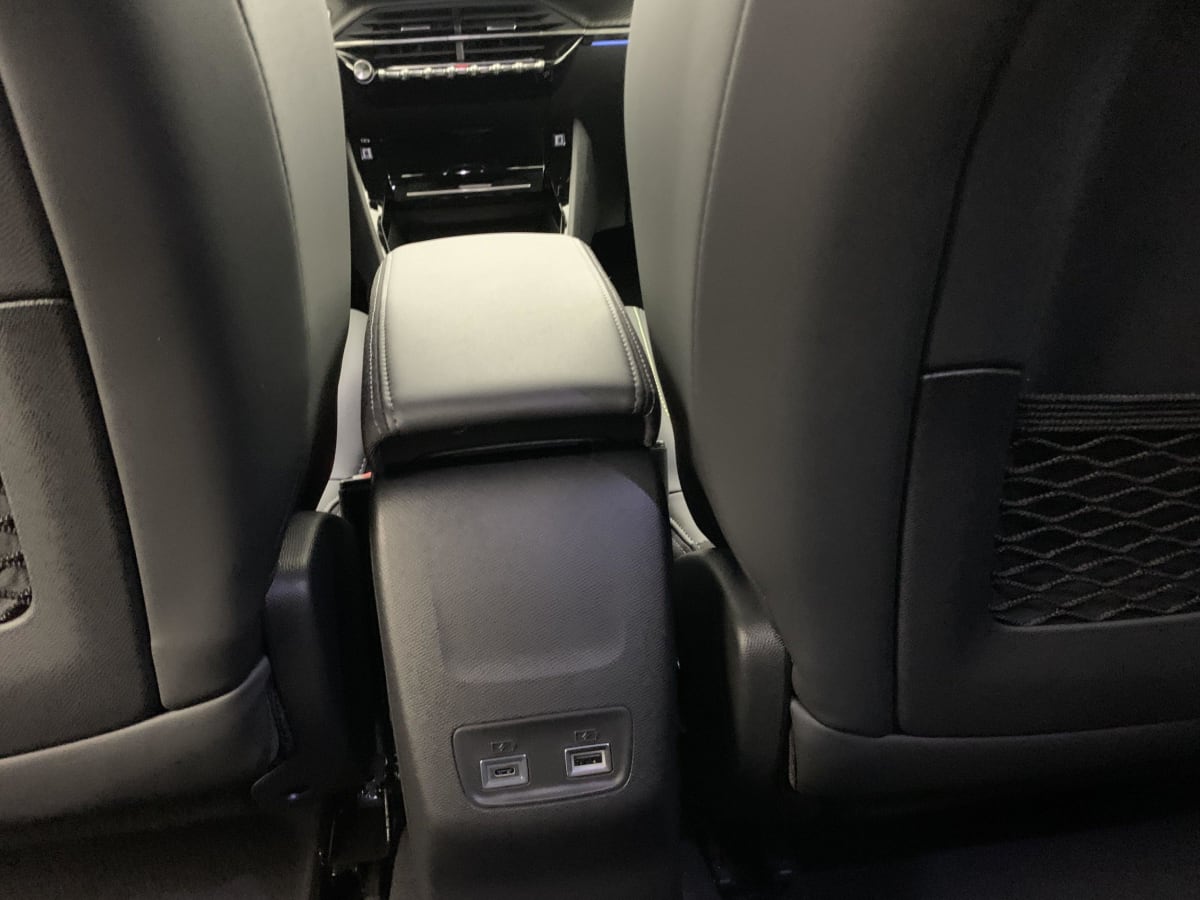 PEUGEOT 2008 Hybrid 145 e-DCS6 GT