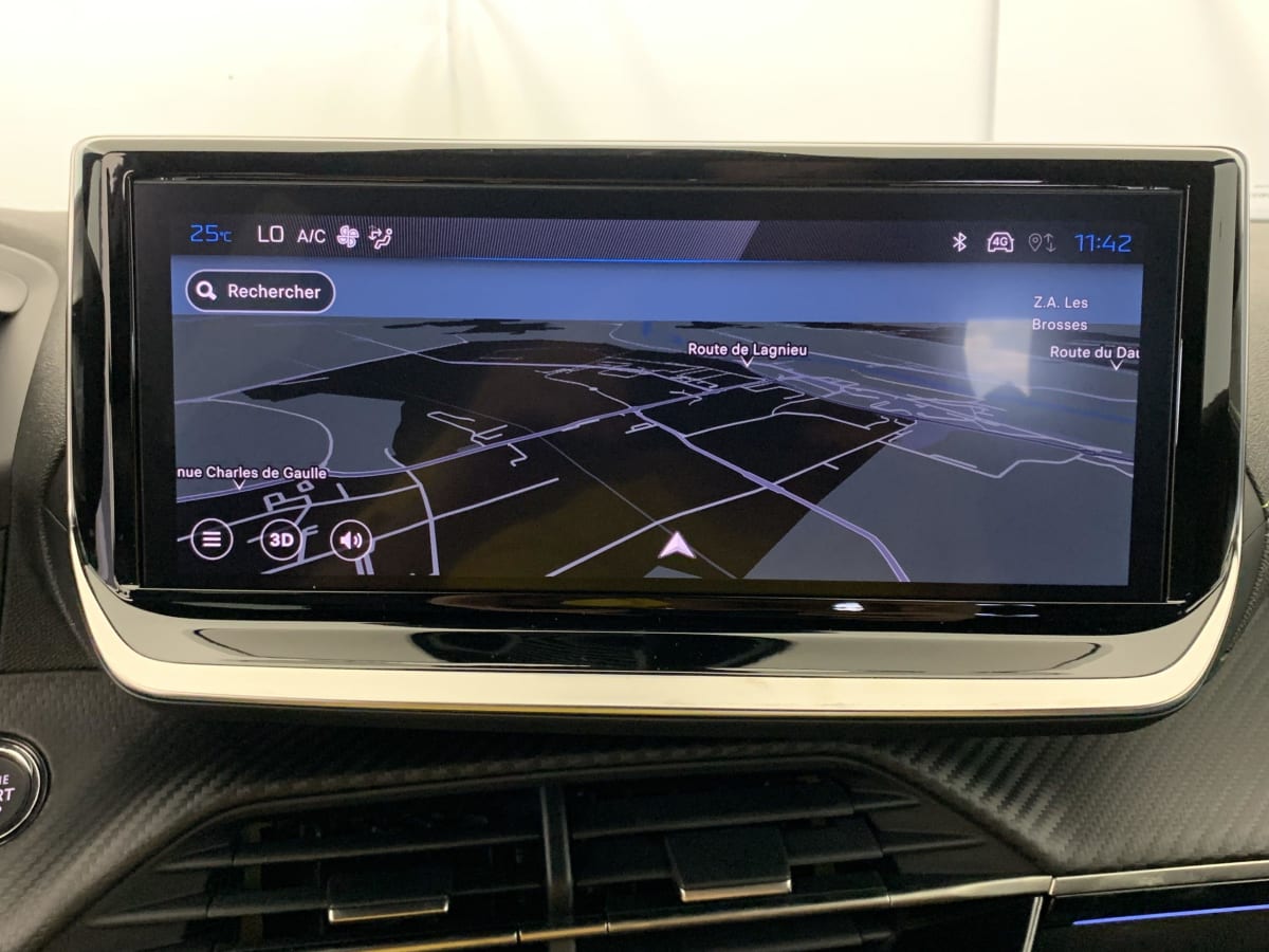 PEUGEOT 2008 Hybrid 145 e-DCS6 GT