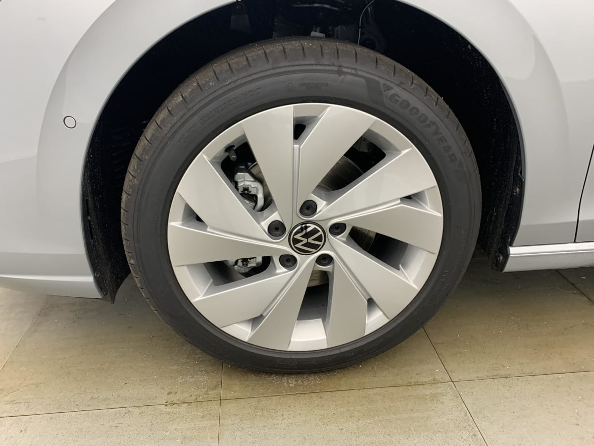 VOLKSWAGEN GOLF VIII 1.5 ETSI EVO2 150 DSG7 LIFE PLUS