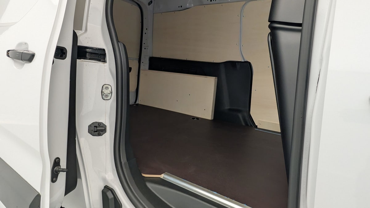 PEUGEOT PARTNER XL 950 KG BLUEHDI 130 S S EAT8