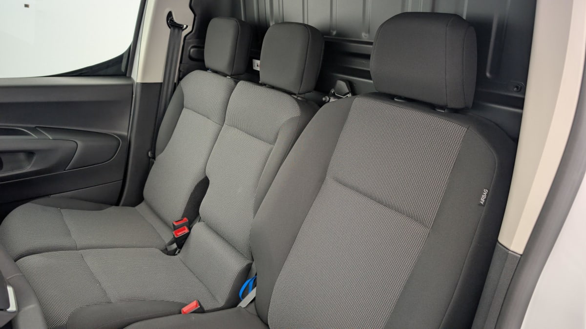 PEUGEOT PARTNER XL 950 KG BLUEHDI 130 S S EAT8