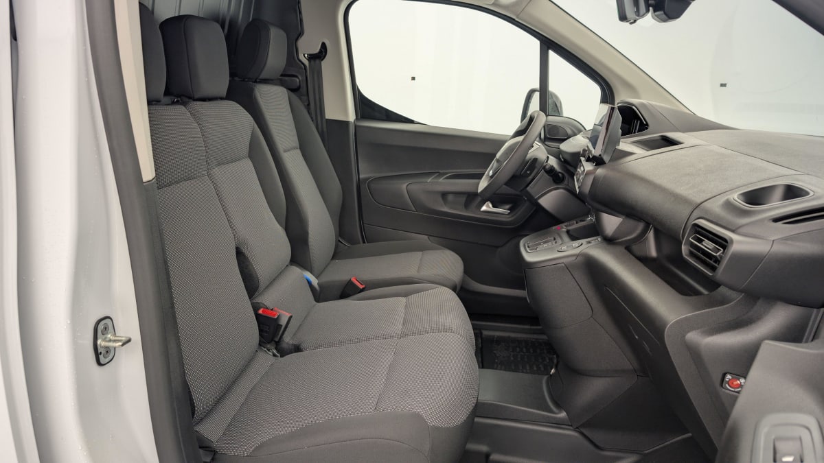 PEUGEOT PARTNER XL 950 KG BLUEHDI 130 S S EAT8