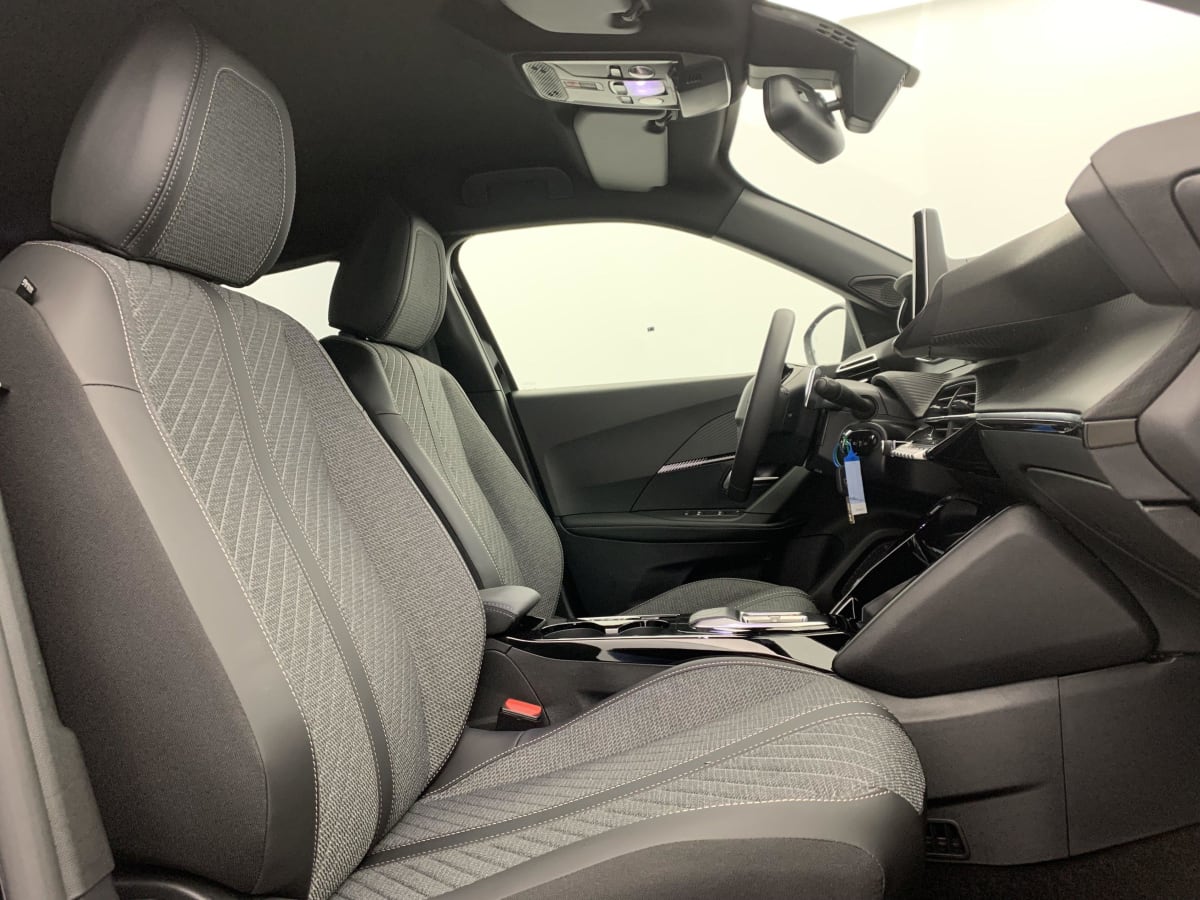 PEUGEOT 2008 NOUVEAU HYBRID 145 E-DCS6 ALLURE + Pack Vision & Drive Assist Plus