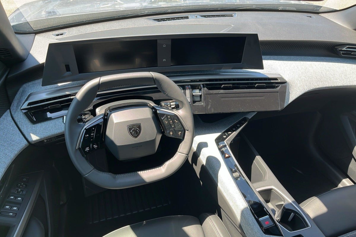 PEUGEOT 3008 Hybrid 145 e-DCS6 Allure + Sièges chauffants