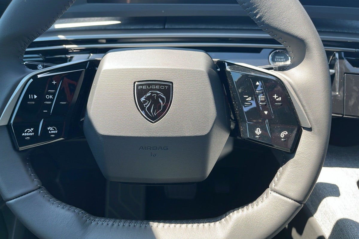PEUGEOT 3008 Hybrid 145 e-DCS6 Allure + Sièges chauffants
