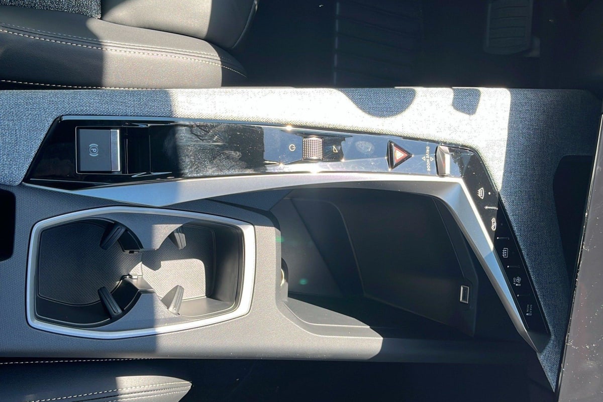 PEUGEOT 3008 Hybrid 145 e-DCS6 Allure + Sièges chauffants