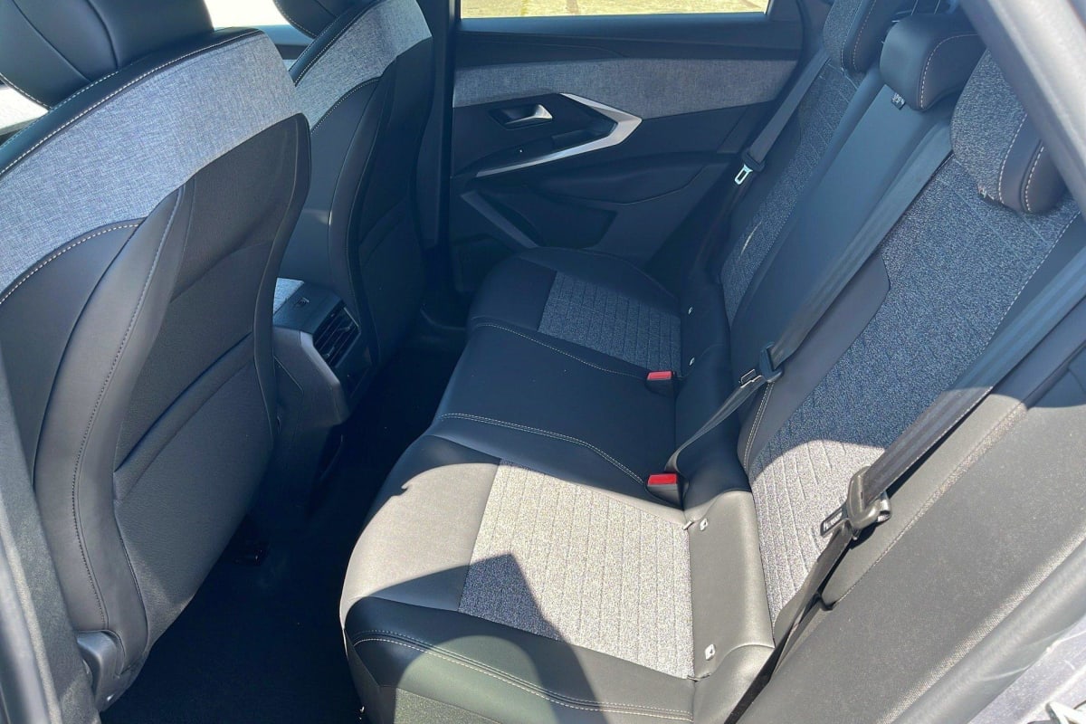 PEUGEOT 3008 Hybrid 145 e-DCS6 Allure + Sièges chauffants