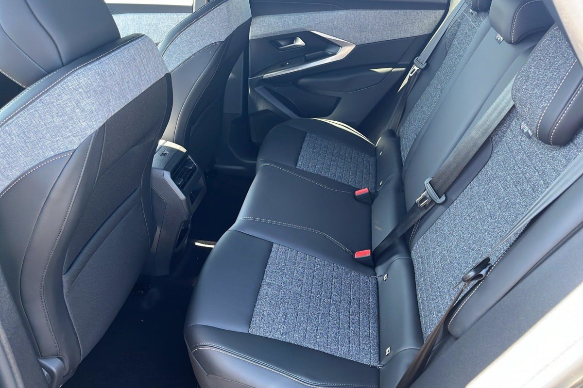 PEUGEOT 3008 Hybrid 145 e-DCS6 Allure + Sièges chauffants