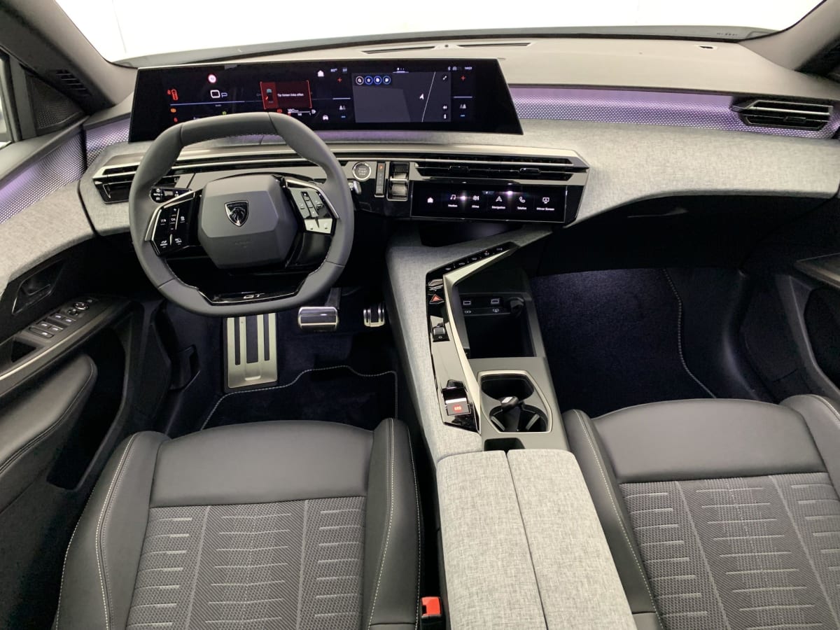 PEUGEOT 3008 Hybrid 145 e-DCS6 GT