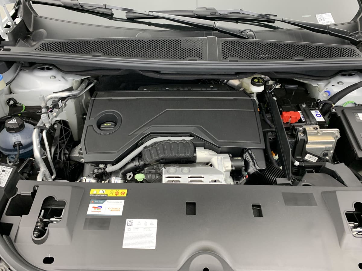 PEUGEOT 3008 Hybrid 145 e-DCS6 GT