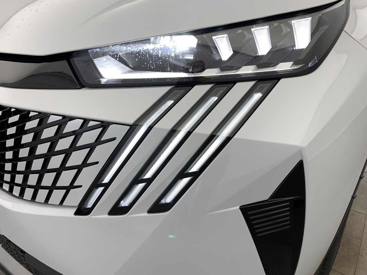PEUGEOT 3008 Hybrid 145 e-DCS6 GT