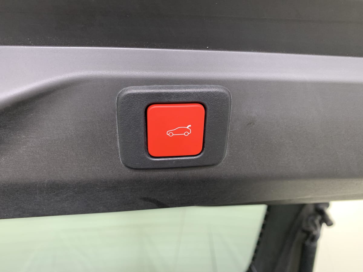 PEUGEOT 3008 Hybrid 145 e-DCS6 GT