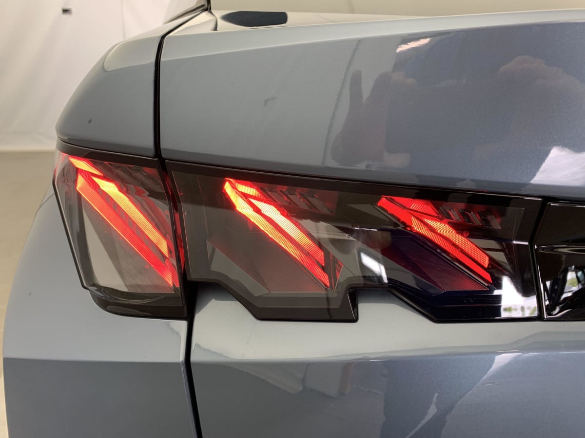 PEUGEOT 3008 Hybrid 145 e-DCS6 GT