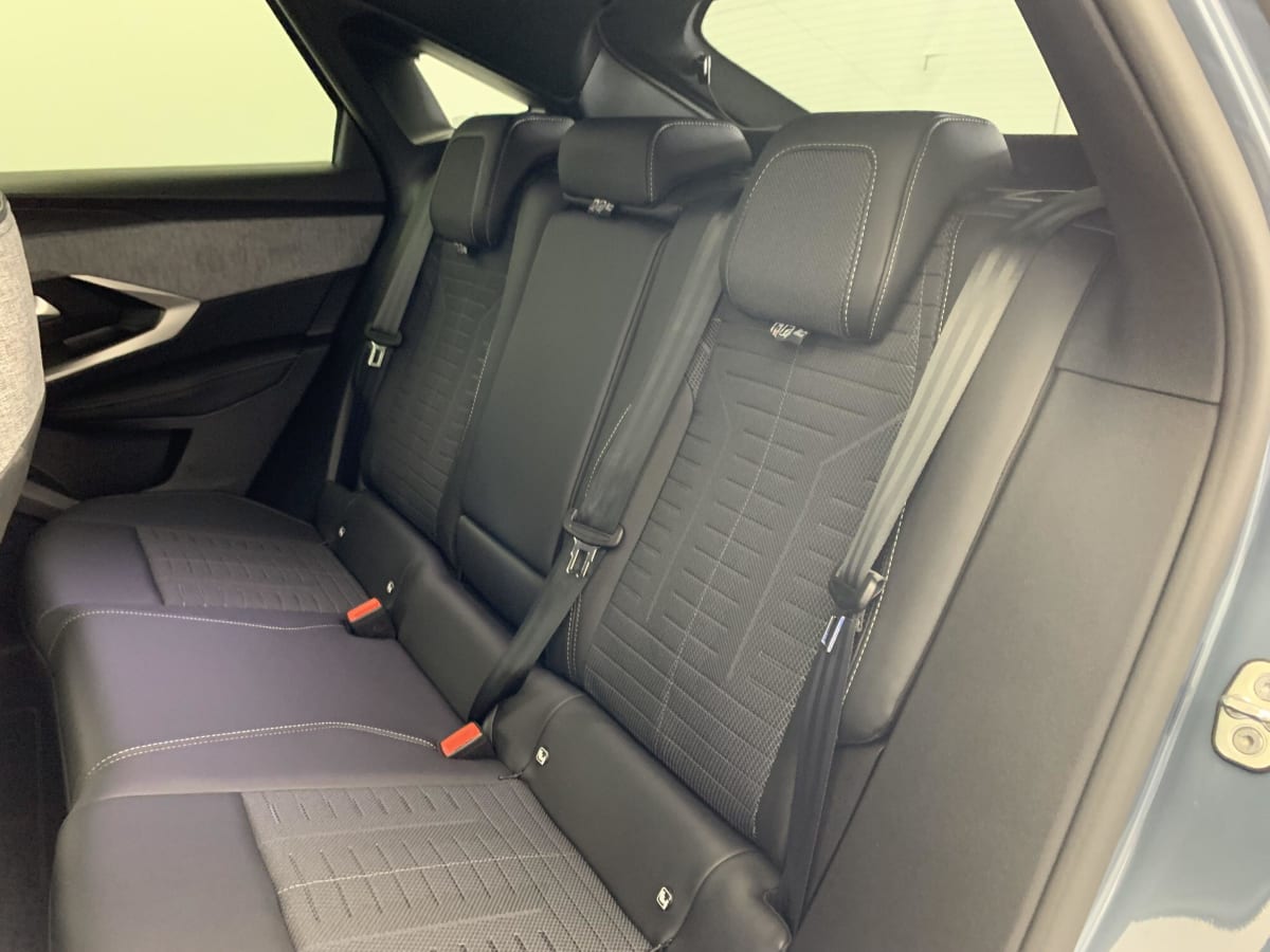 PEUGEOT 3008 Hybrid 145 e-DCS6 GT