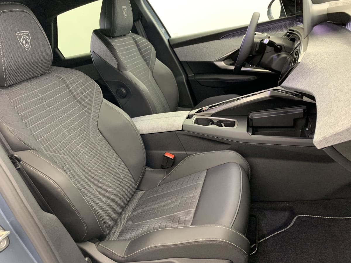 PEUGEOT 3008 Hybrid 145 e-DCS6 GT
