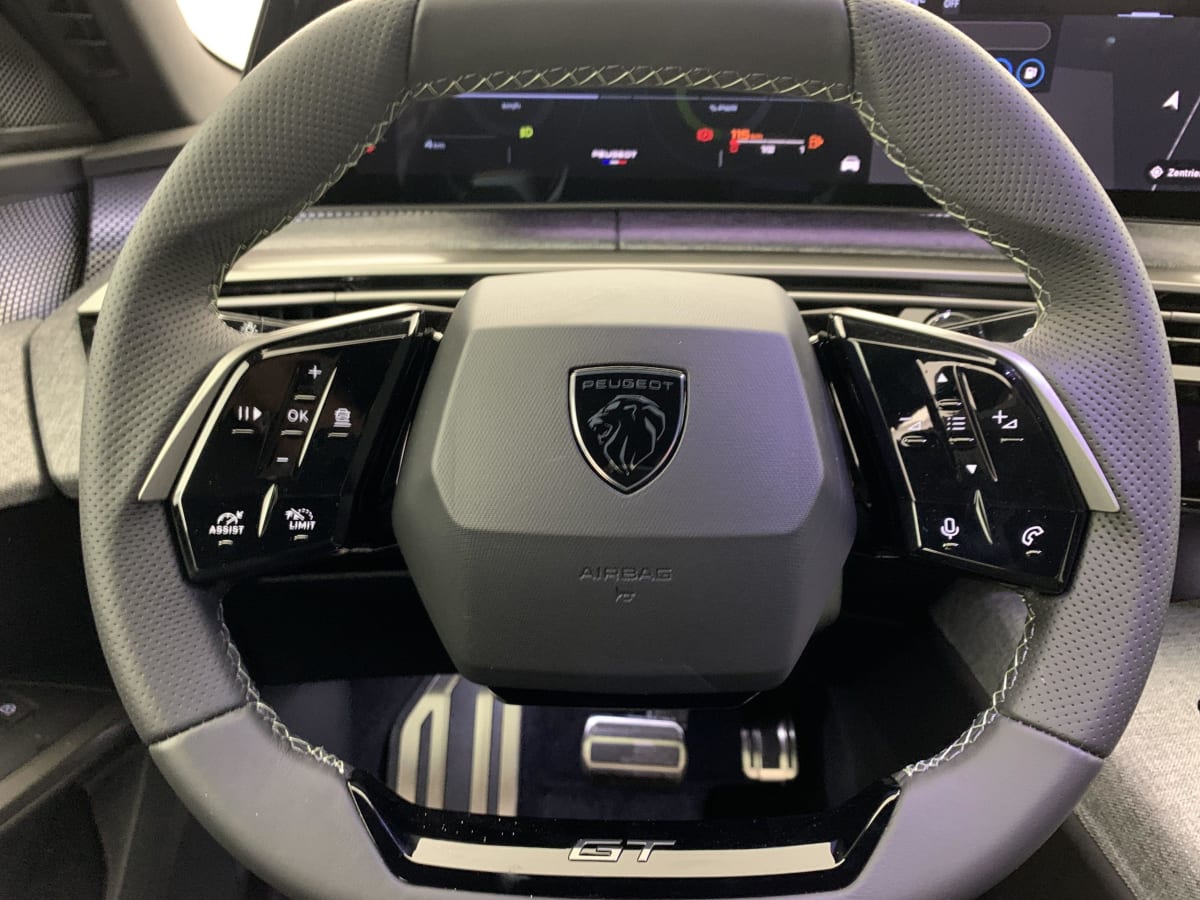 PEUGEOT 3008 Hybrid 145 e-DCS6 GT