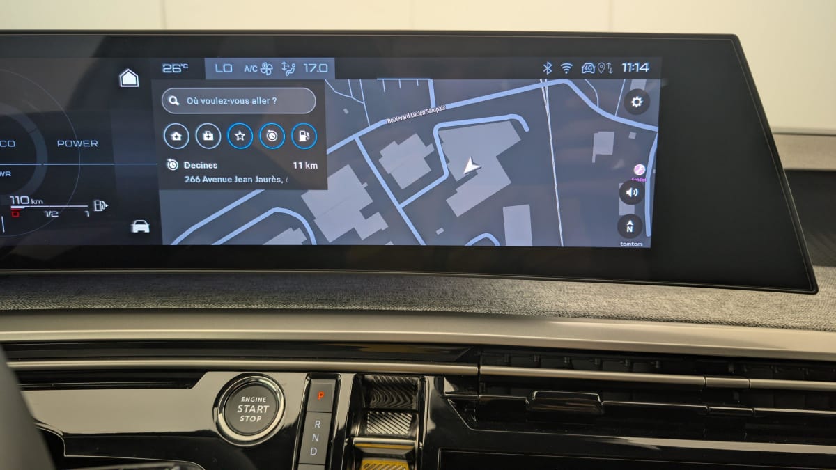 PEUGEOT 3008  HYBRID 136 E-DCS6 ALLURE