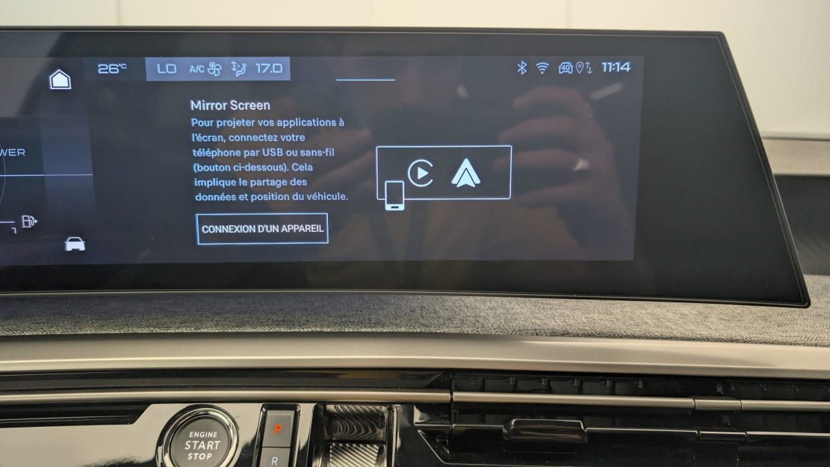 PEUGEOT 3008  HYBRID 136 E-DCS6 ALLURE