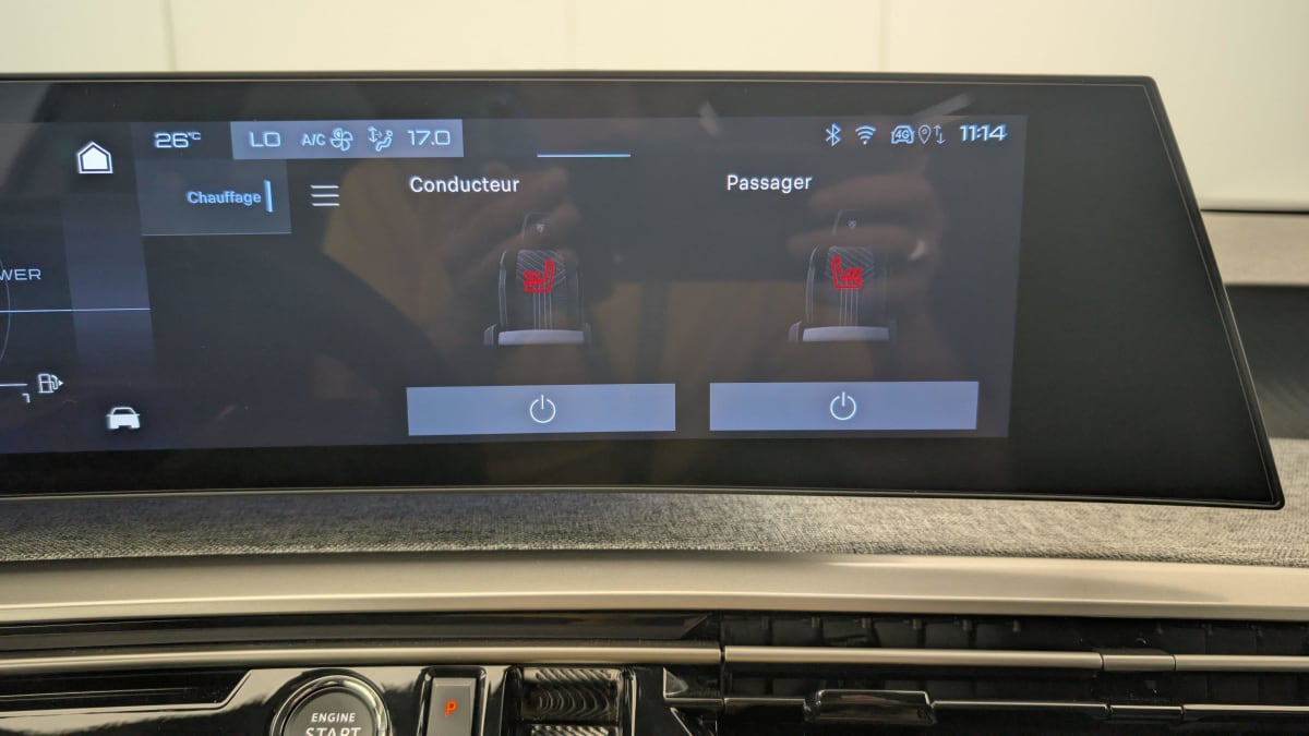 PEUGEOT 3008  HYBRID 136 E-DCS6 ALLURE