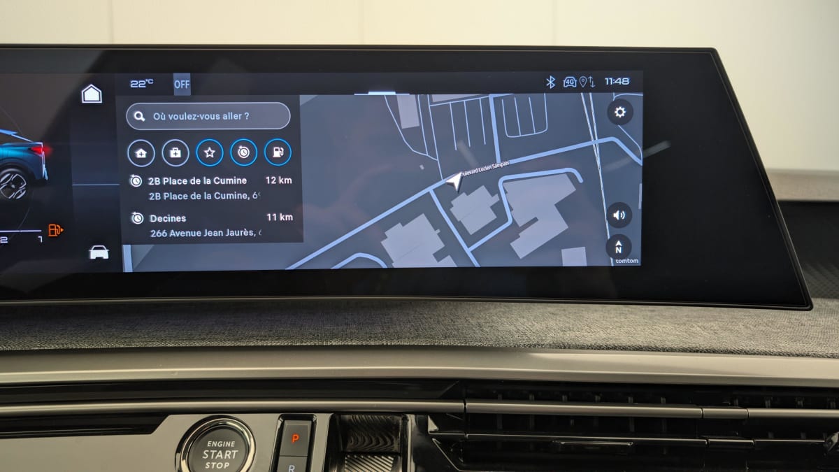 PEUGEOT 3008  HYBRID 136 E-DCS6 ALLURE