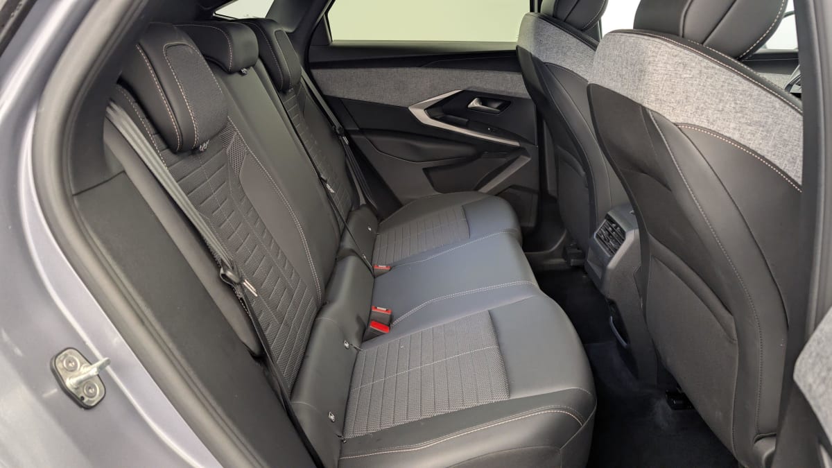 PEUGEOT 3008  HYBRID 136 E-DCS6 ALLURE