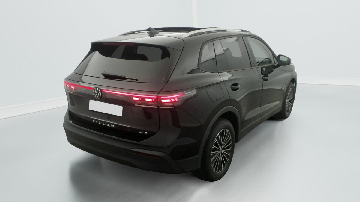 VOLKSWAGEN TIGUAN 1.5 eTSI 150CV DSG7 LIFE PLUS + Pack Confort + Pack Hiver + Toit ouvrant