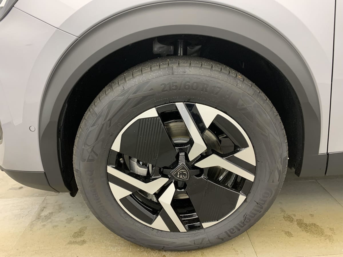 PEUGEOT 2008 Hybrid 145 e-DCS6 Allure