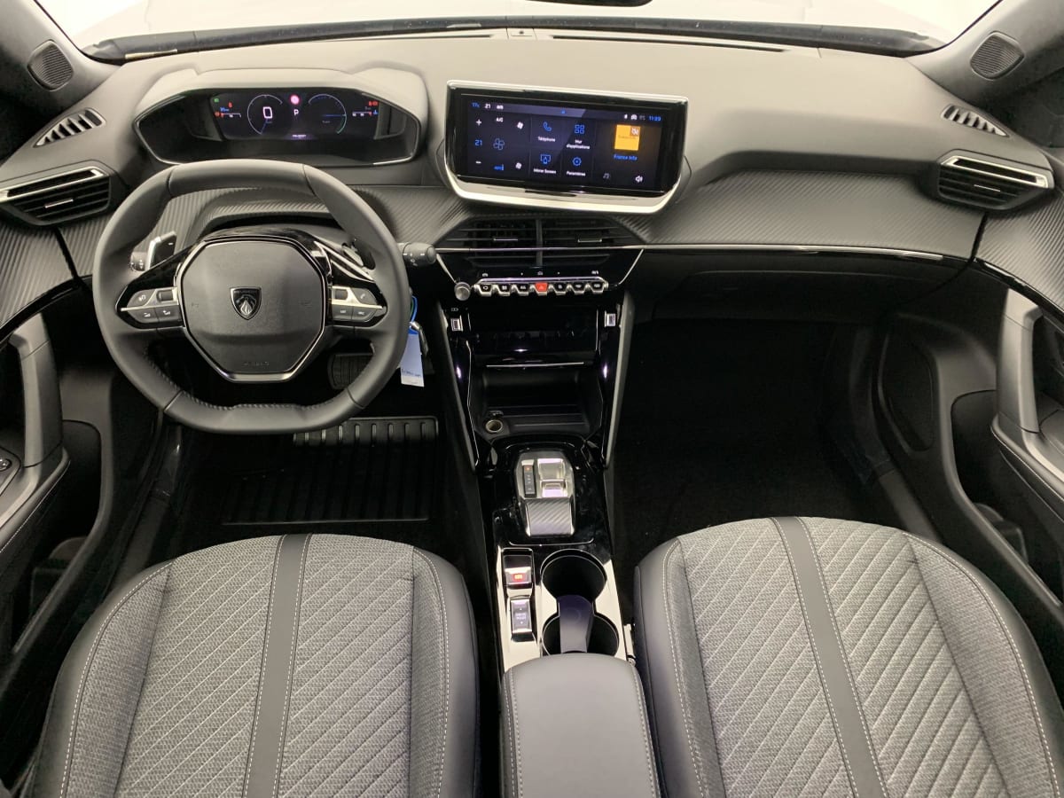 PEUGEOT 2008 Hybrid 145 e-DCS6 Allure