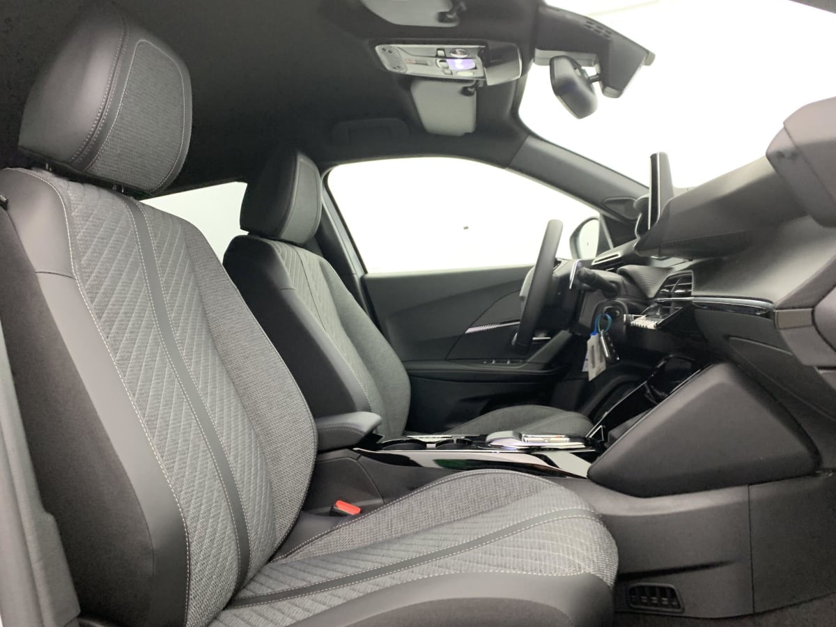 PEUGEOT 2008 Hybrid 145 e-DCS6 Allure