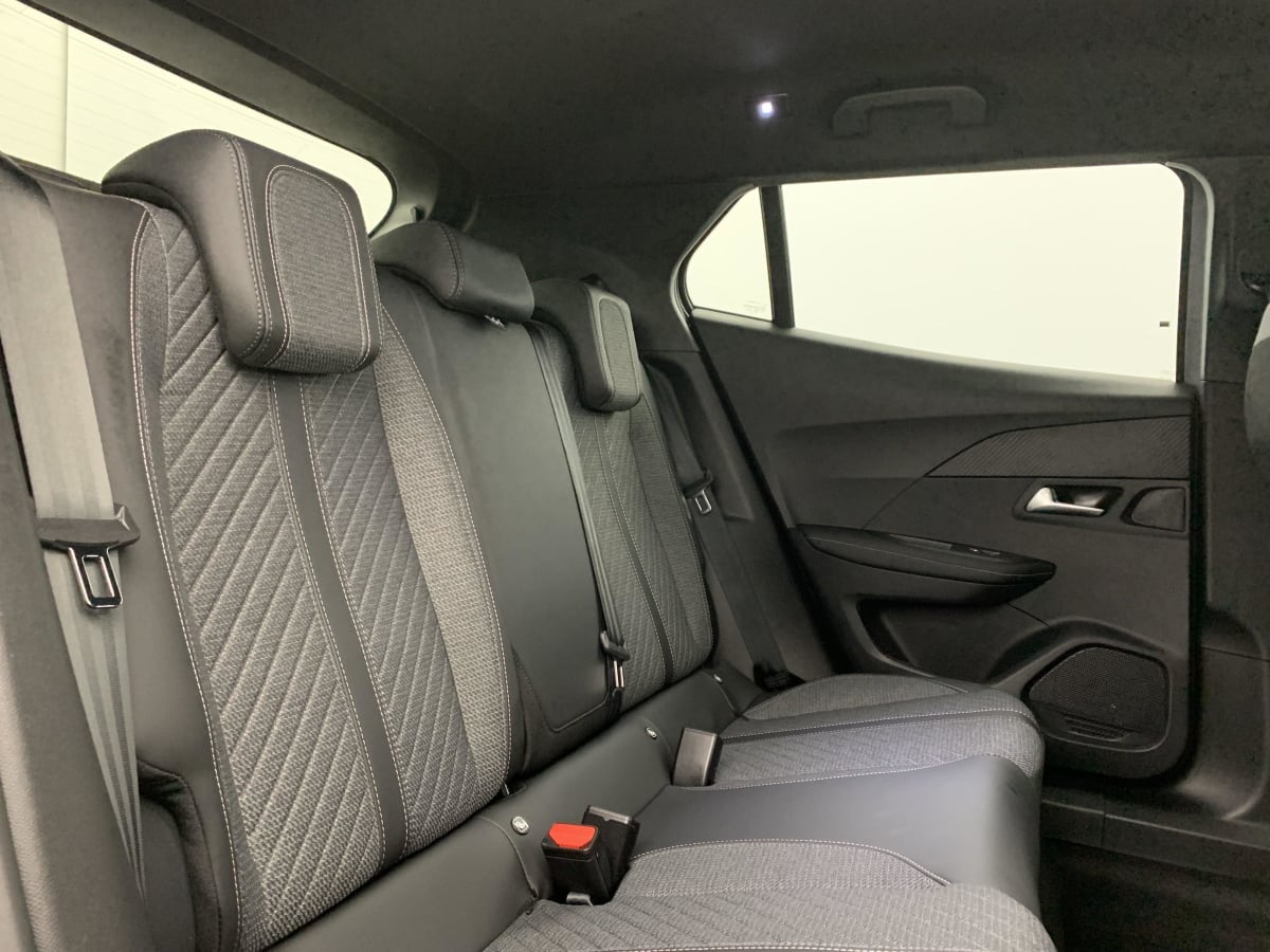 PEUGEOT 2008 Hybrid 145 e-DCS6 Allure