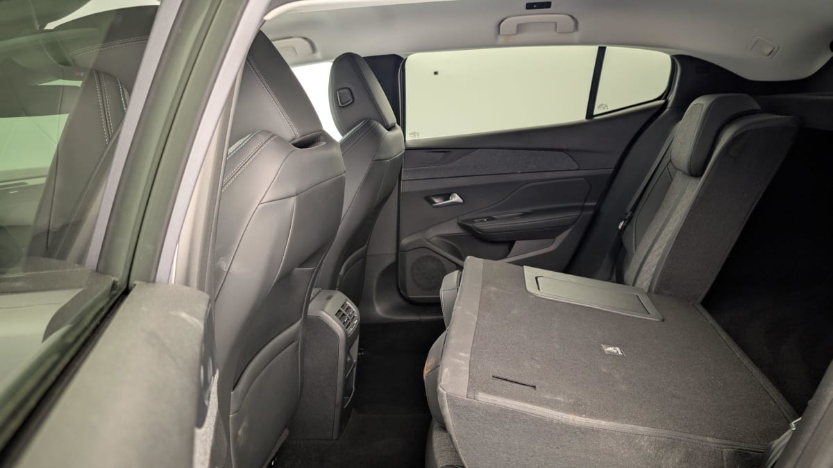 PEUGEOT 408 Hybrid 136 e-DCS6 Allure