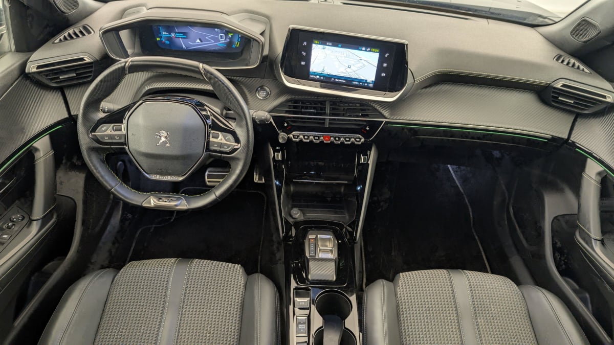 PEUGEOT 2008 ELECTRIQUE 136 ch GT
